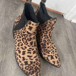 Cute cheetah boots Size 8