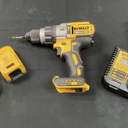 Dewalt 20V Hammer Drill w/2 Power Stack Batteries & Charger