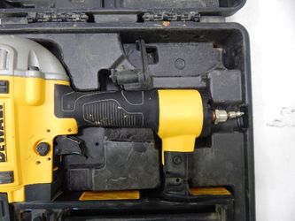 Dewalt DWFP71917 16 Gauge Finish Nailer 2-2-1/2\"