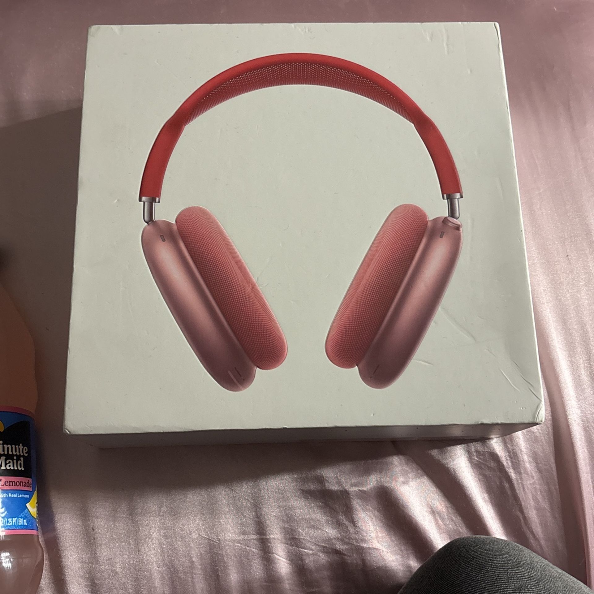 Airpod Maxes with Smart Case