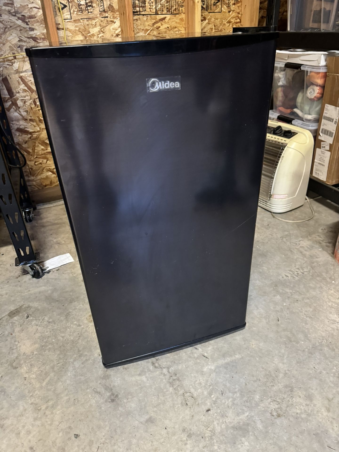 Midea Compact Fridgerator