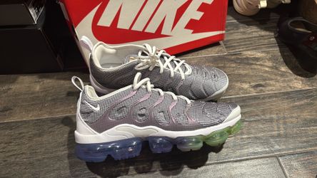 Nike Vapormax plus size 12