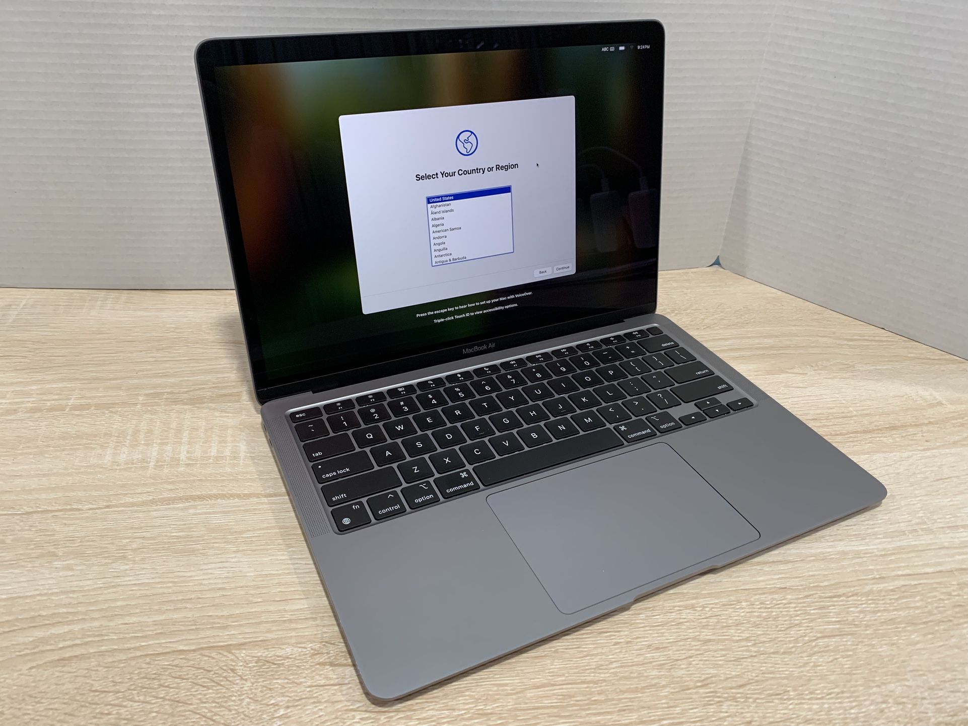 $380, M1/8GB RAM/256GB SSD, 13" MacBook Air 13” (2020)