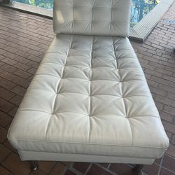White/Cream Chaise sofa 