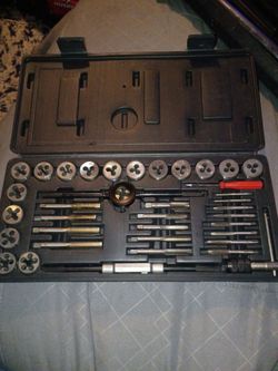 Tap and die set