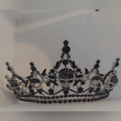 Through The Veil Gothic Goddess Sparkling Black Skull Tiara NEW 