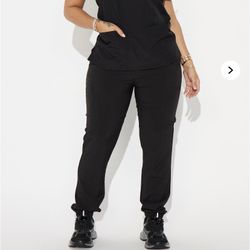 NEW/NEVER WORN - Fashion Nova Scrub Set Bundle (Size XL)