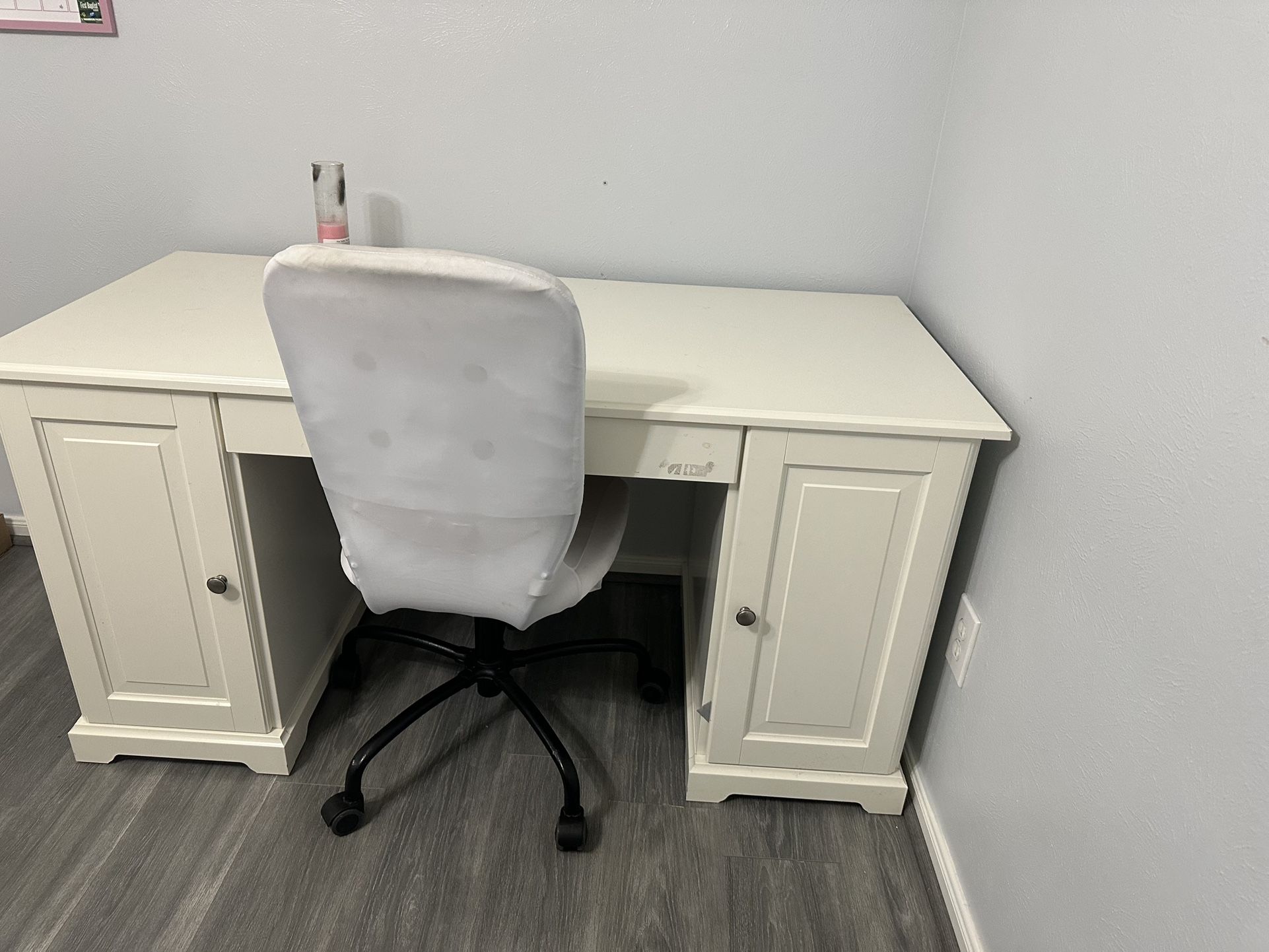 White Desk