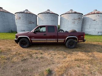 2002 Chevrolet 1500 Extended Cab · Short Bed