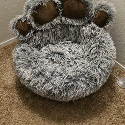 Bear Claw Pet Bed