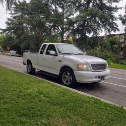 Clean title Title 2002 F150 V6 Need Body  Parts 