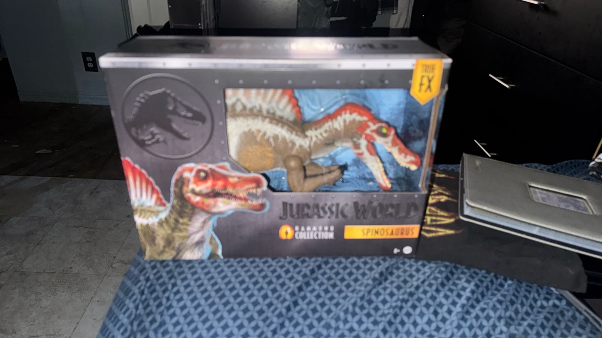 Jurassic World Spinosaurus Hammond Collection