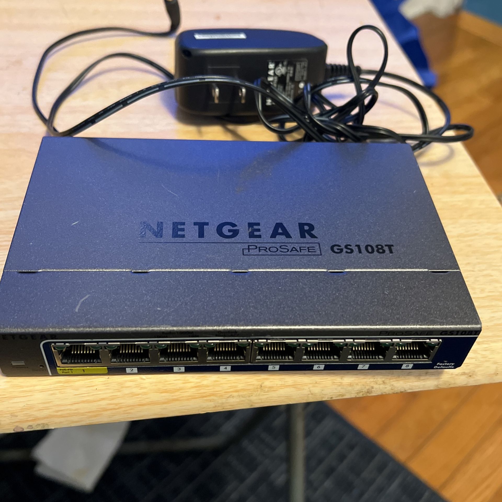 Netgear 8 Port Network Switch