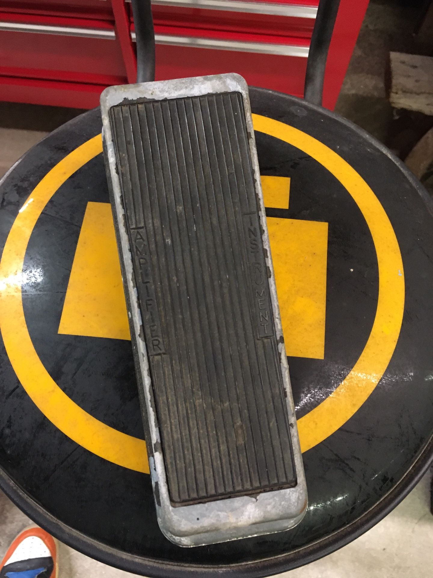 Dunlop cry baby wah pedal
