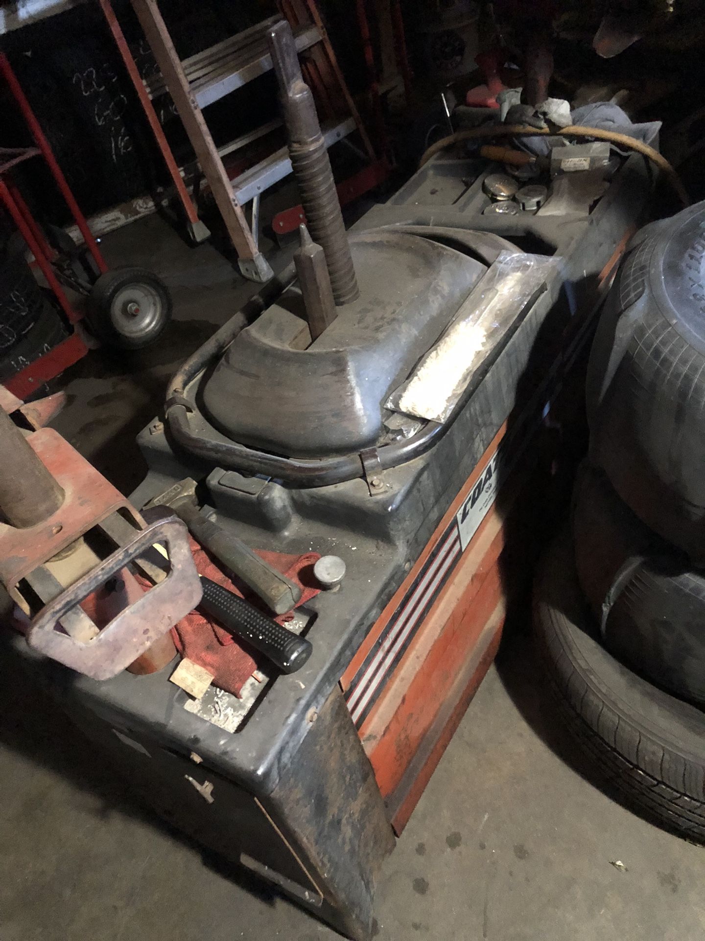 40-40 Coats Tire Machine $600 for Sale in Irwindale, CA - OfferUp