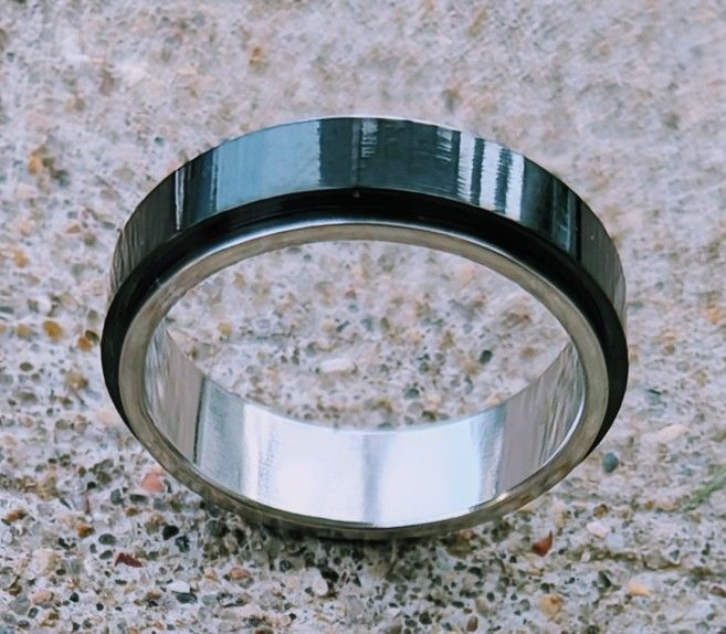 Wedding Band Style With Rotating Center