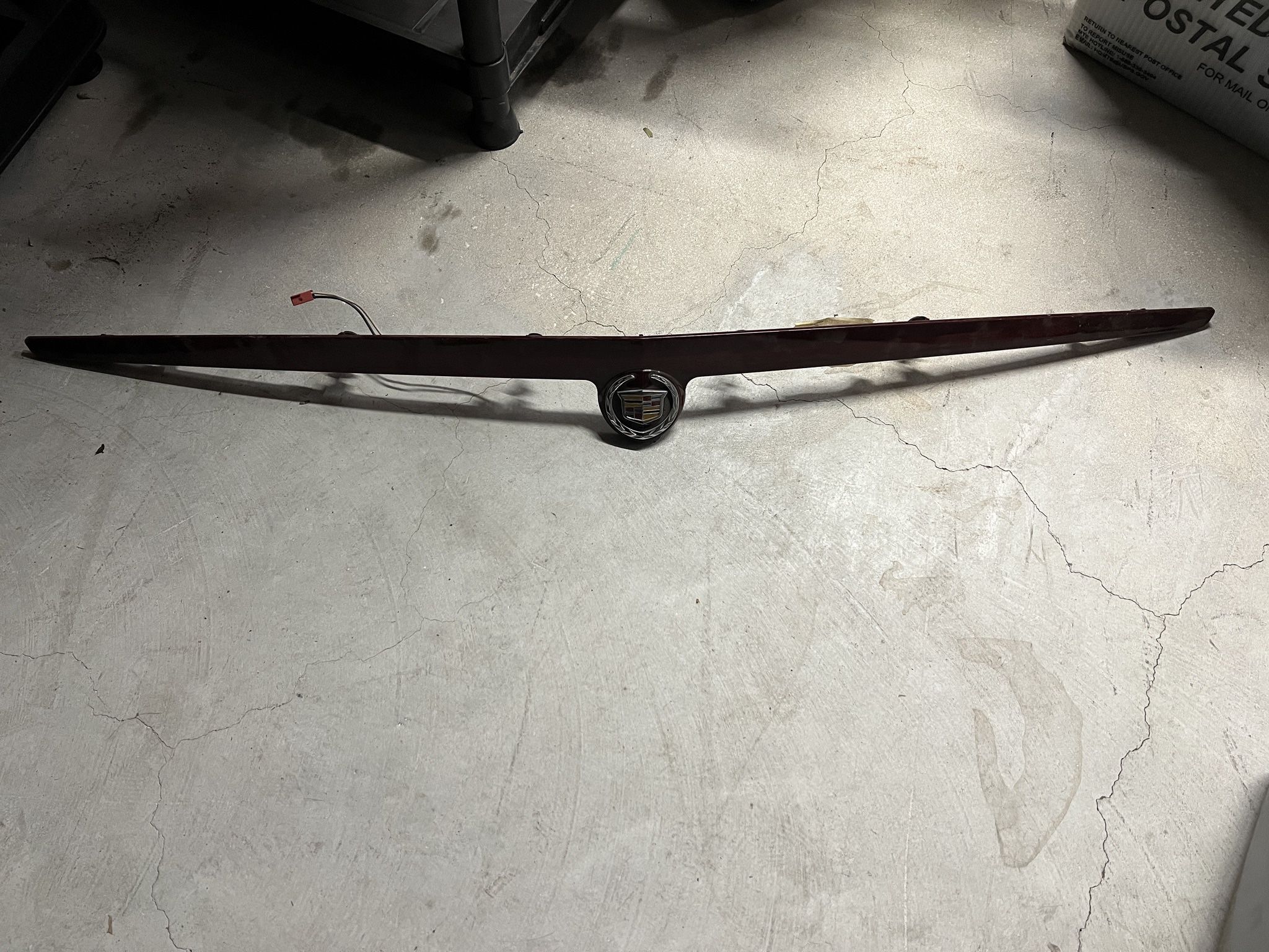 2005/2009-2011 Cadillac STS Trunk Lid 3rd Brake Light OEM