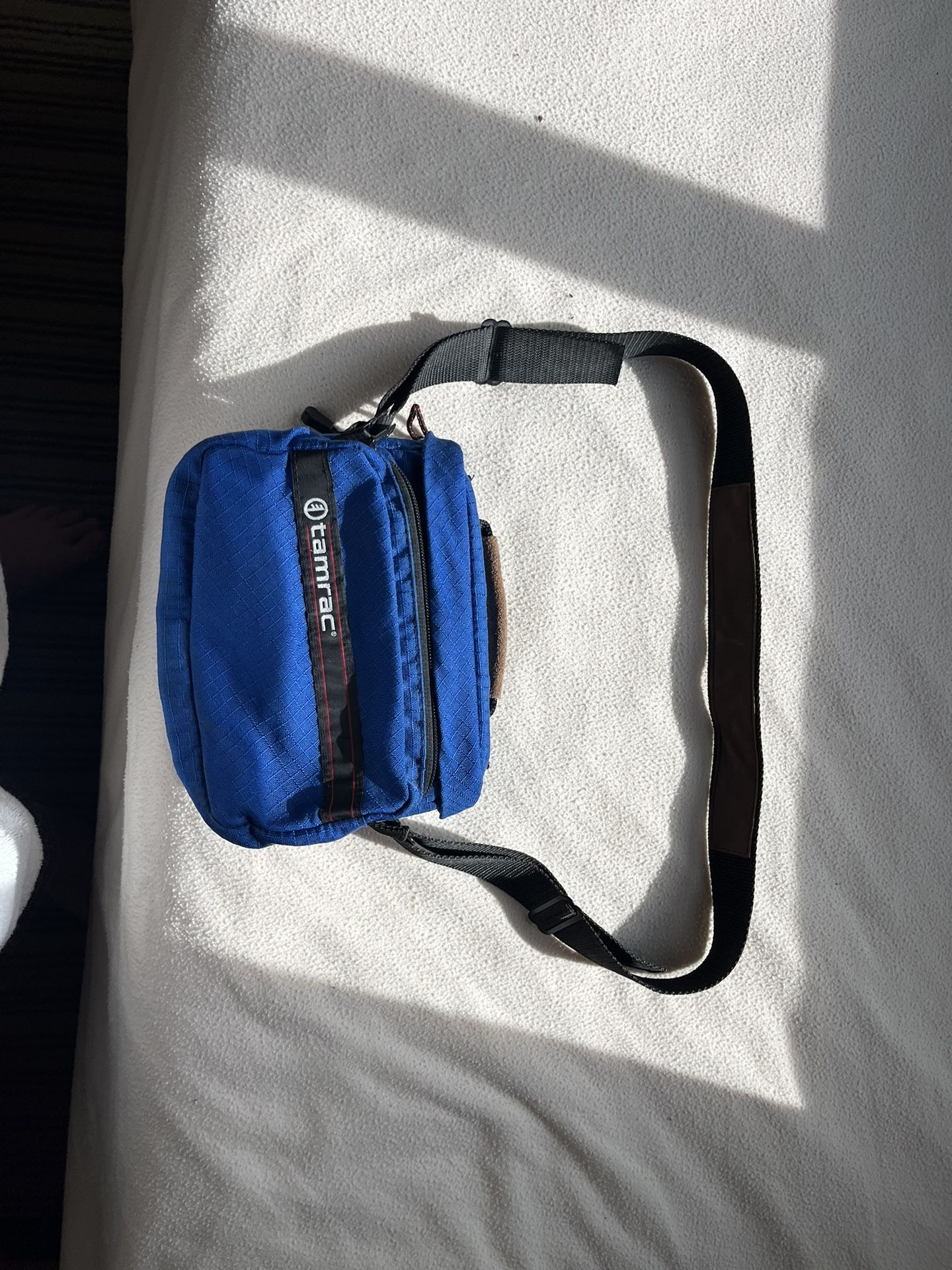 Tamrac Compact Camera Shoulder Bag – Blue
