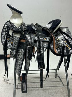 Monturas charra para caballos 100% piel de la mejor calidad y con excelentes diseños  Con todos sus accesorios incluidos  + cincho  + cabezada o corre