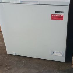 7.0 Cubic Feet Chest Freezer New Has A Dent Or Two Works Great $25 Delivery Milwaukee