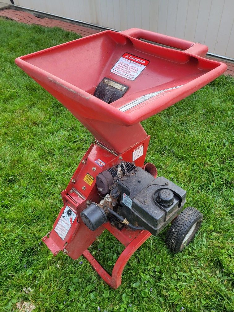Troy Bilt Junior Tomahawk Chipper Shredder