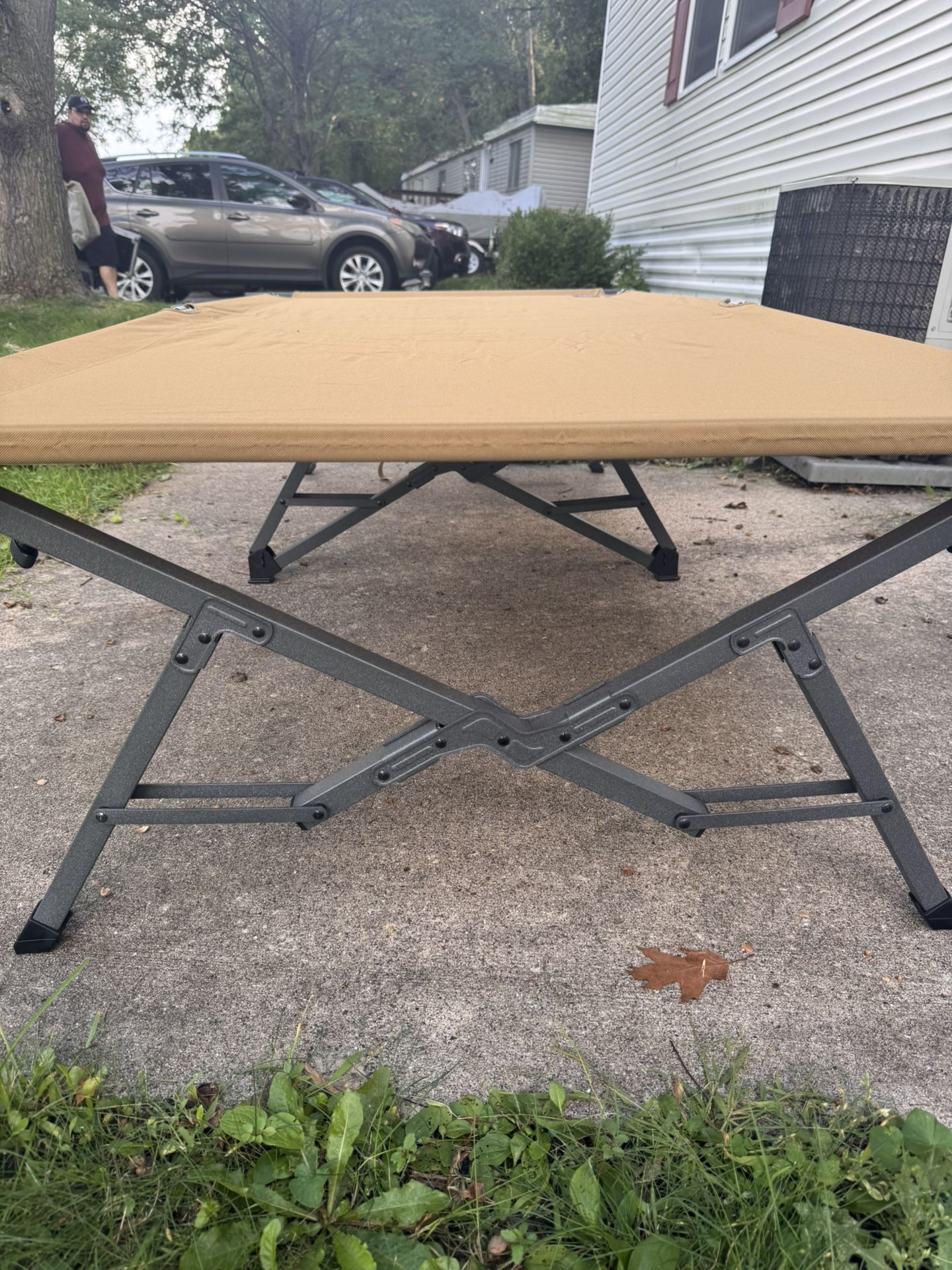 Oversized Cot