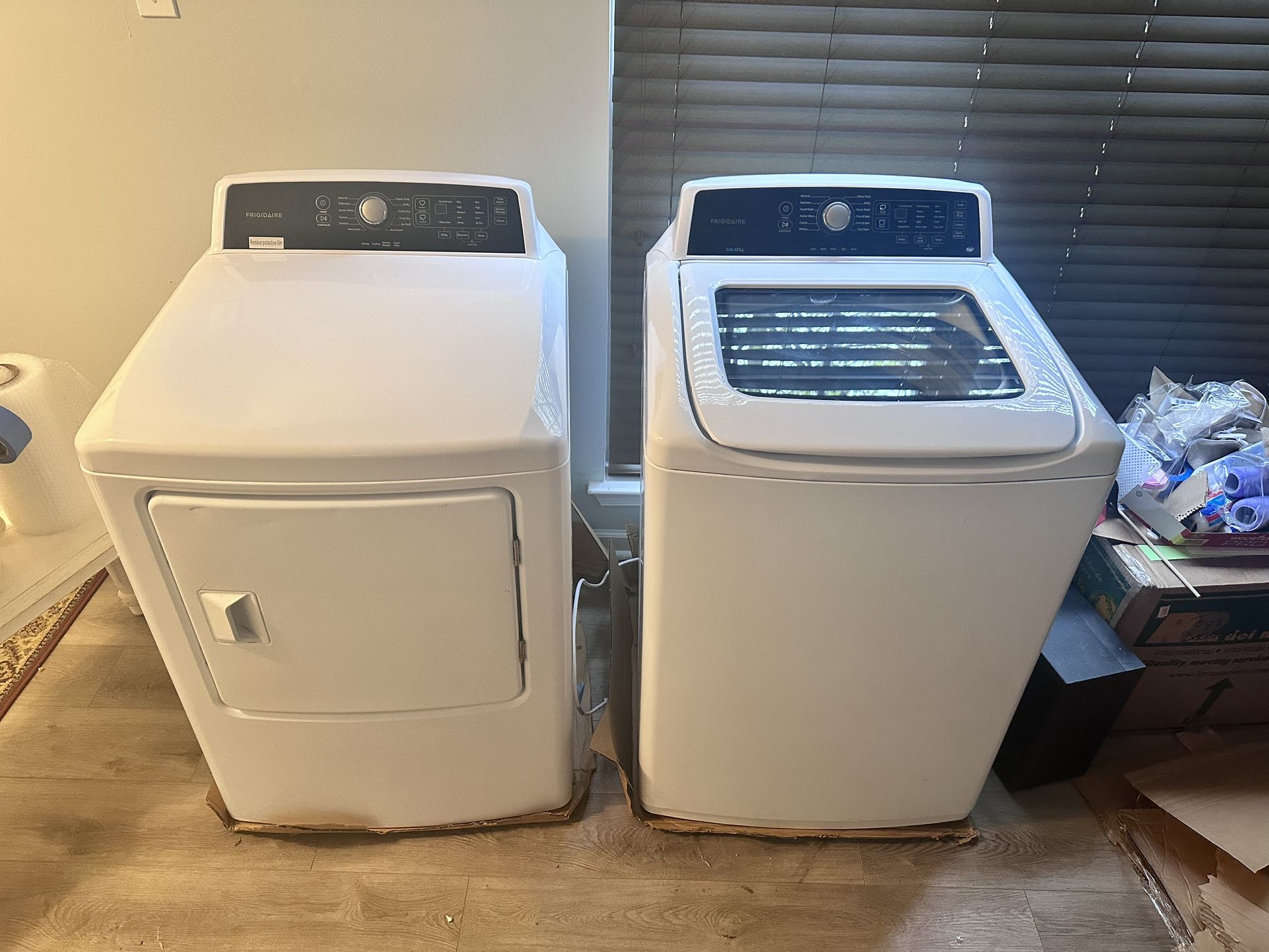 Washer And Dryer Frigidaire 