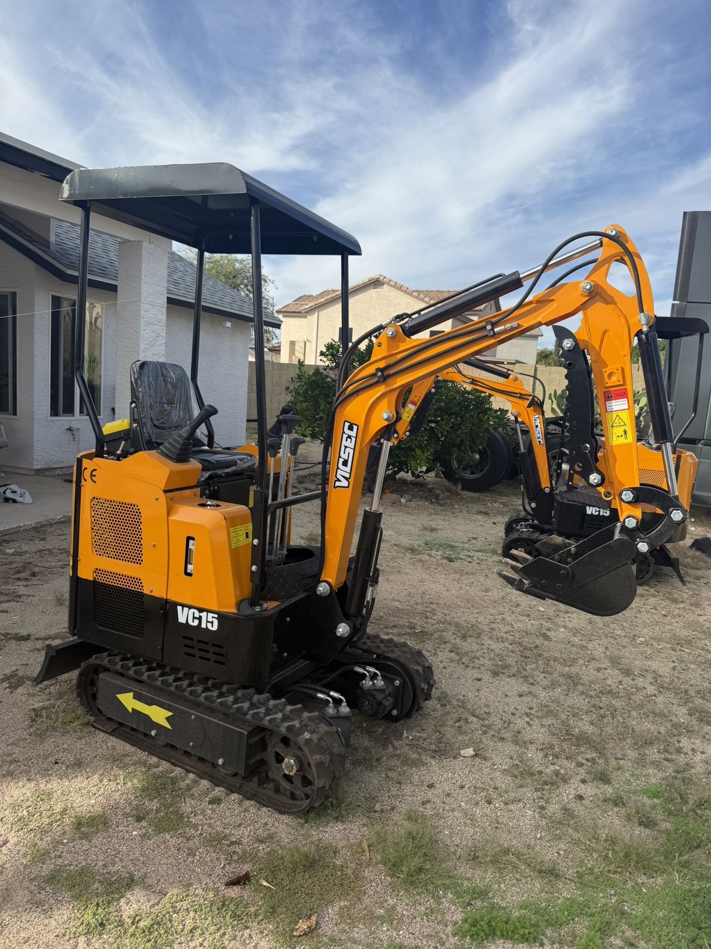 2025 VICSEC VC15J-Y Mini Excavator