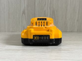 DeWalt DCB240 20V MAX 4Ah Lithium Ion Battery(A1G012756)