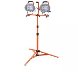 1000-Watt Halogen Twin-Head Tripod Work Light