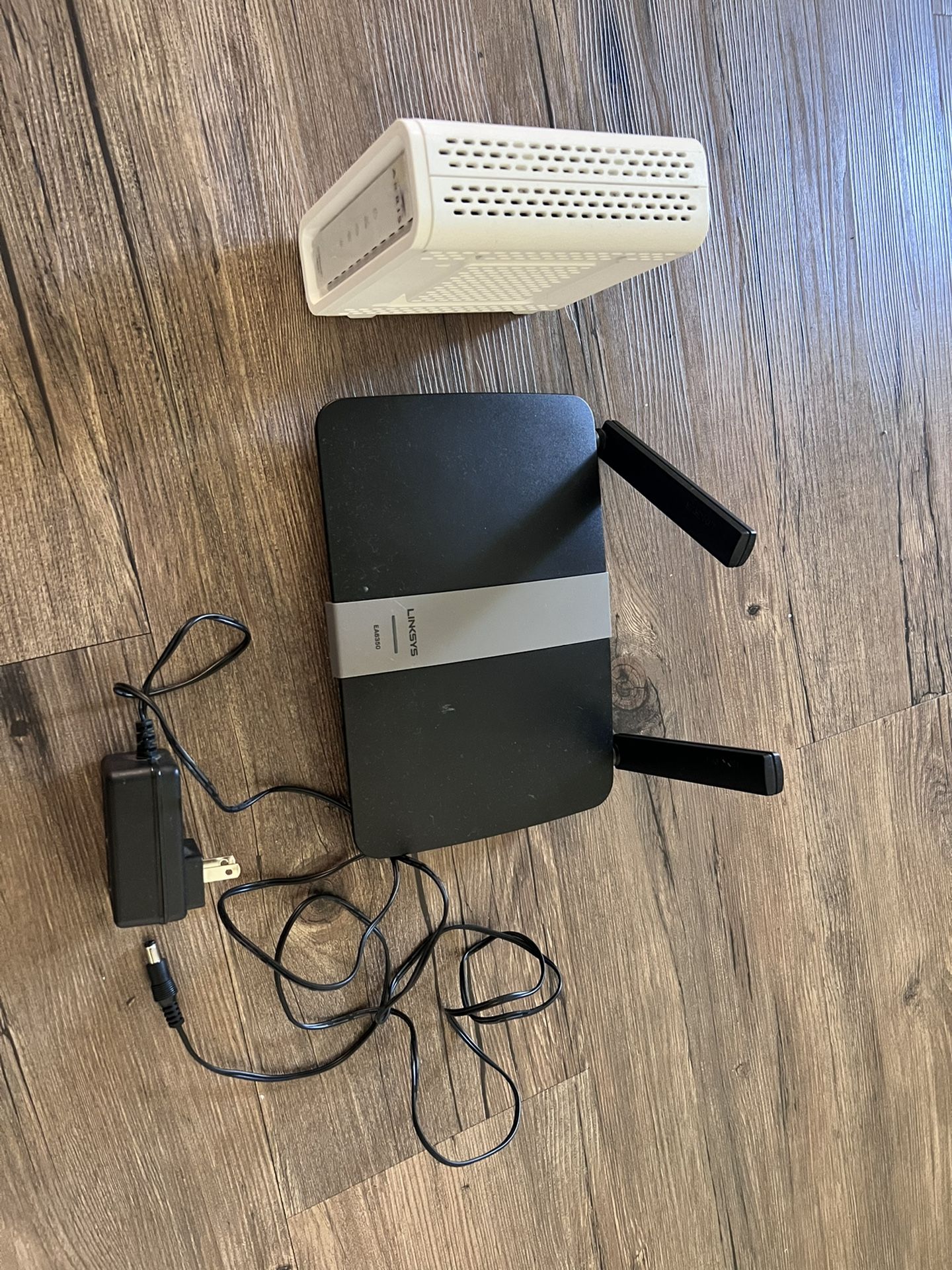 Internet 1 Modem And 1 Router 