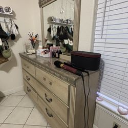 Queen Size Bedroom Set