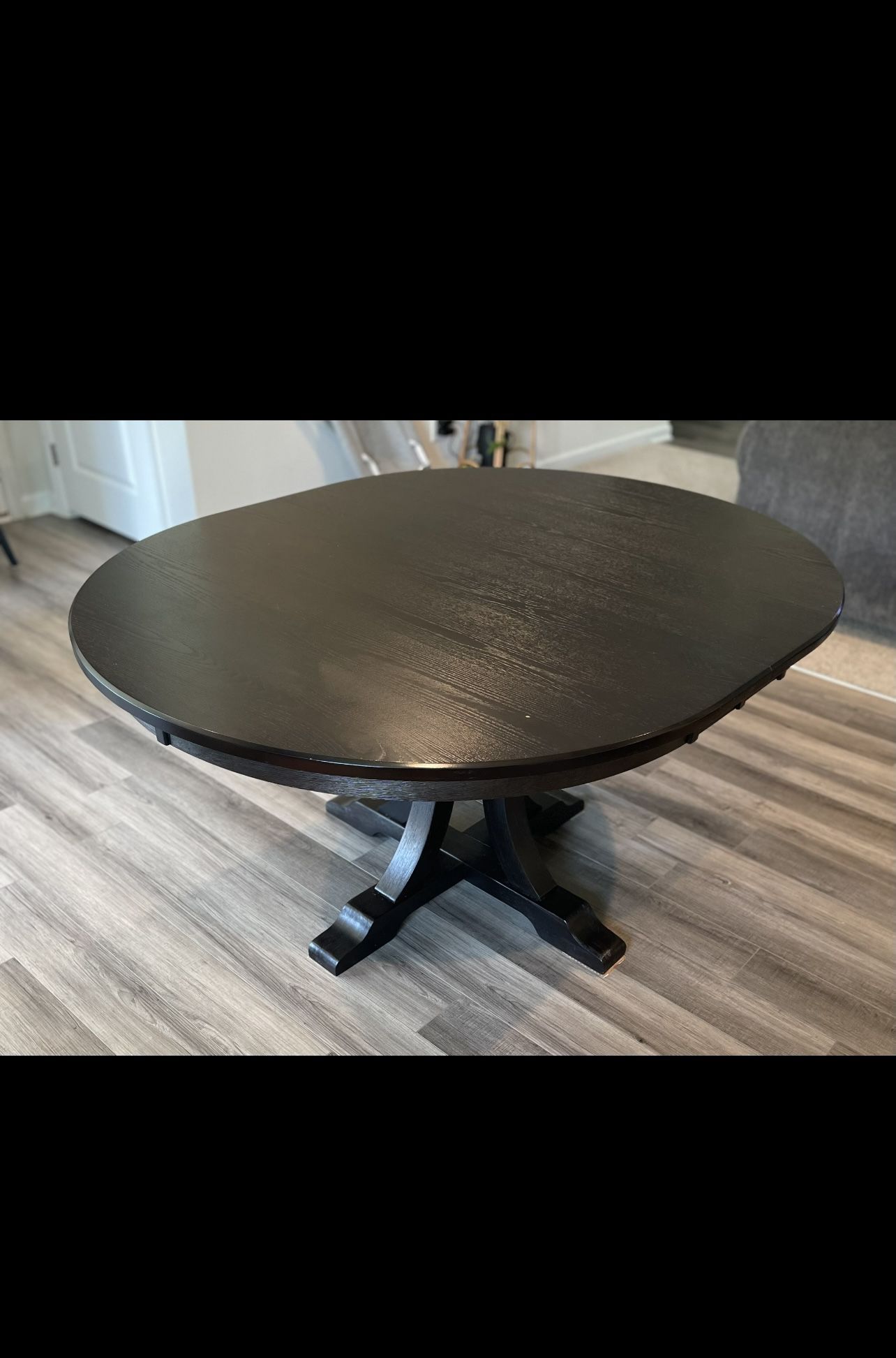 Oval Dining Table 