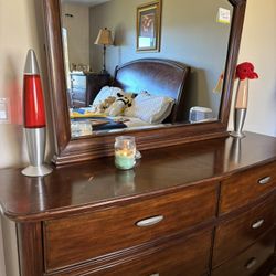 Dresser With storage And mirror 