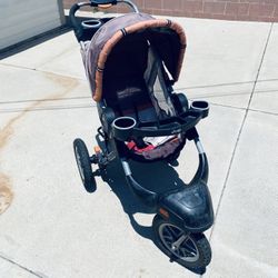 jogging Stroller.   ( JEEP )