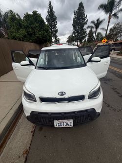 2016 KIA Soul ( Great Condition )