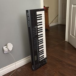 Piano keyboard for sale usb no cable