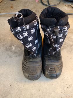 Boys Snow boot size 13