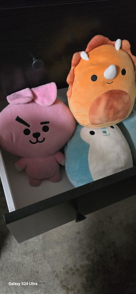 1 BT 21 / 4 Squishmallows $75
