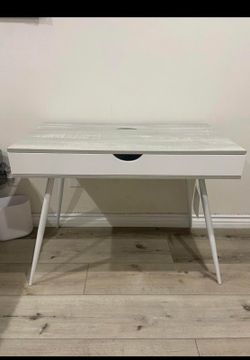 Work desk \ vanity desk