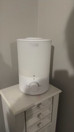 Barely used levoit humidifier