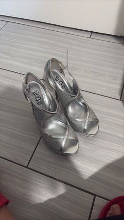 Brash womens silver glitter stilettos