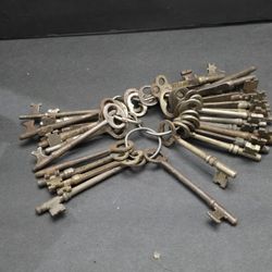 Antique Lot Of Skeleton Keys - 30