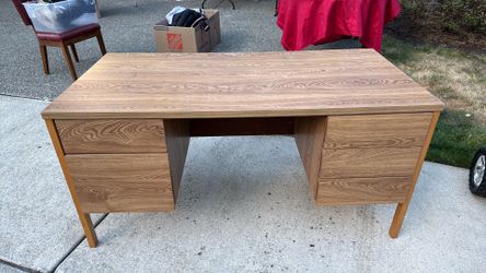 Free desk