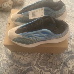 Adidas Yeezy 700 V3 “Arzareth” Size 111