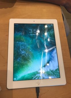Apple White IPad ! $175 8/10Cond