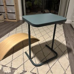 Laptop stand