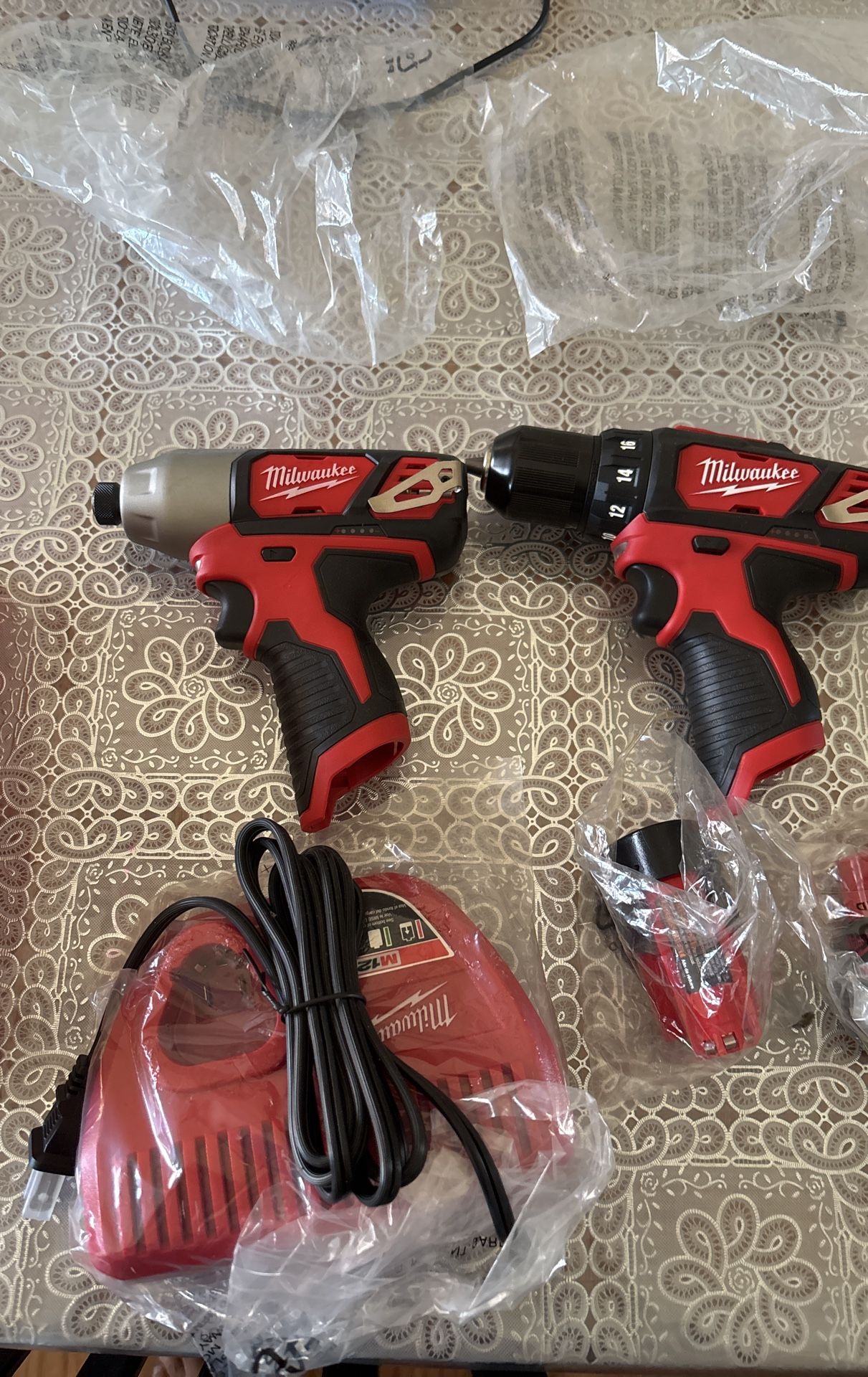 MILWAUKEE M12