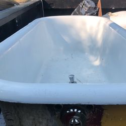 Bear claw Tub 