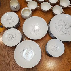 Vintage 1958 Homer Laughlin Rhythm Mid Century Modern Atomic Dinnerware Set